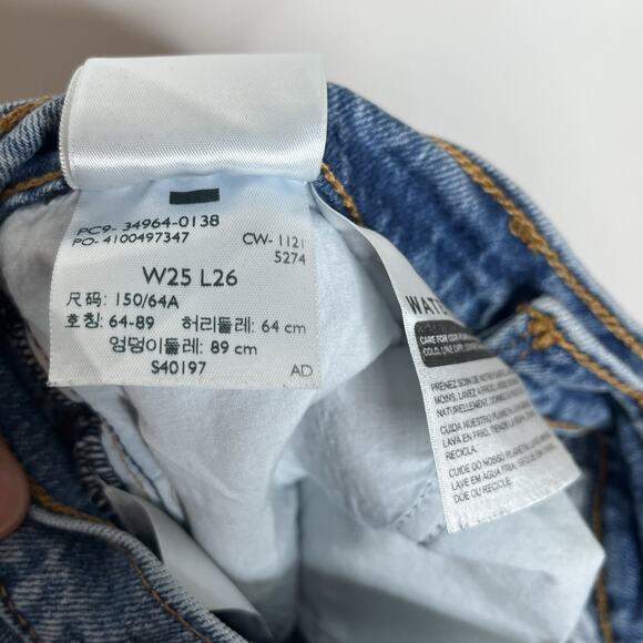 Levis Wedgie Straight Jeans Womens Size 25 Button Fly Light Wash Blue Distressed - Picture 9 of 9